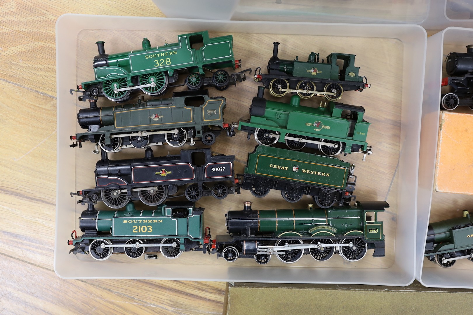 Kit built 00 gauge locomotives and tenders, others including Graham Farish, Triang, rolling stock etc.